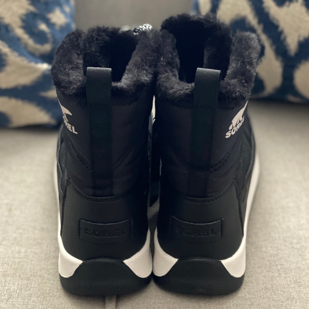 Sorel Atletic Black Winter Short Boots Waterproof size 11. - Picture 7 of 7
